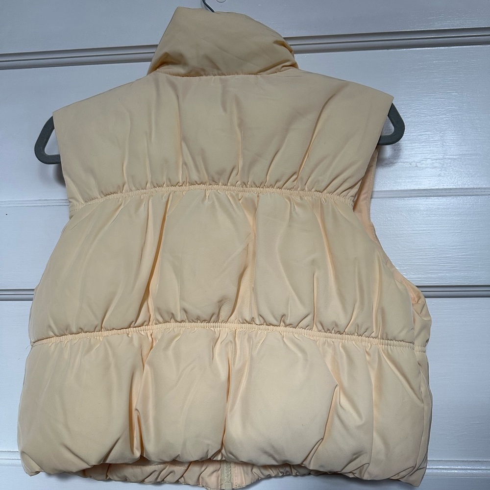 H&M Puffer Vest View 2